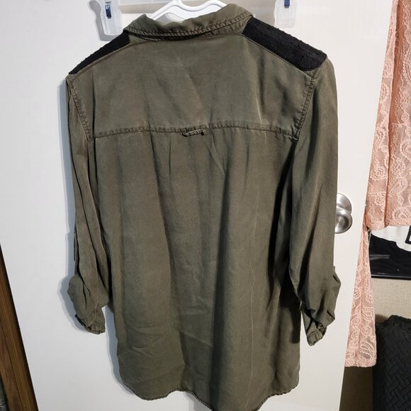 EUC ZARA ARMY GREEN BUTTON DOWN CASUAL TOP WOMANS SZ S - Picture 8 of 8